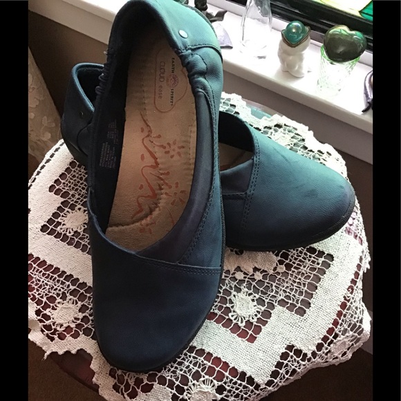 blue earth shoes